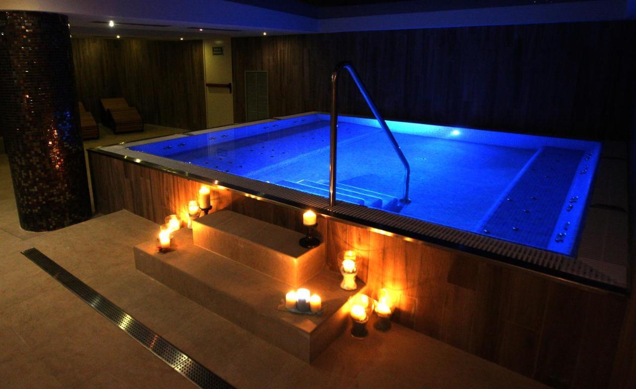 & Real Anayet 4*