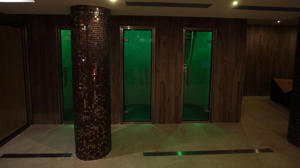 & Real Anayet Hotel